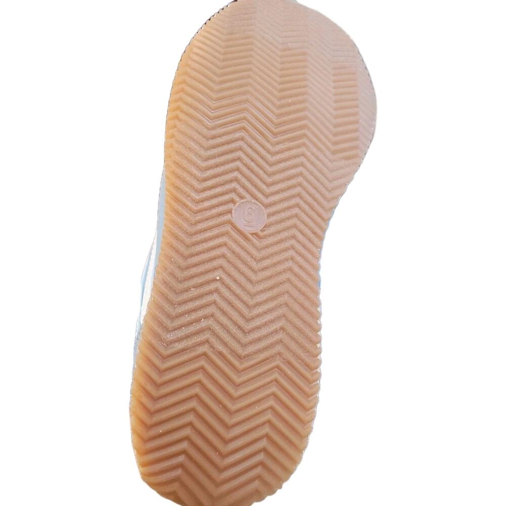 Women’s Axel Sneakers with Memory Foam Insole - Wild Fable - Picture 4 of 7